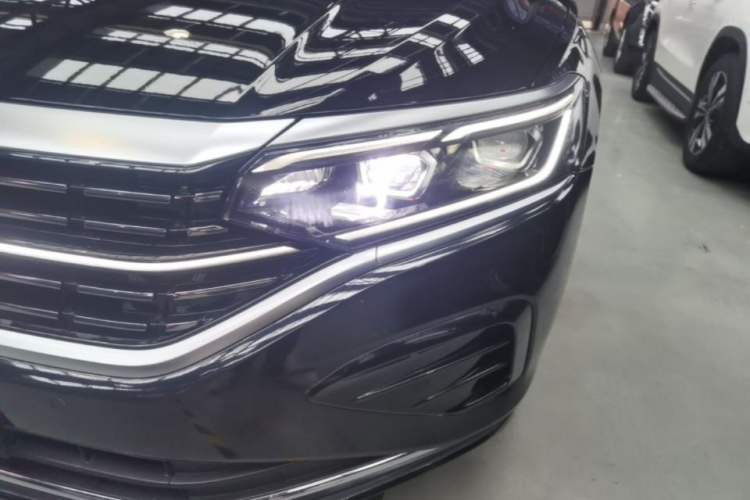 Used Volkswagen Passat 2025 Outstanding Model 380TSI Dragon Glory Edition
