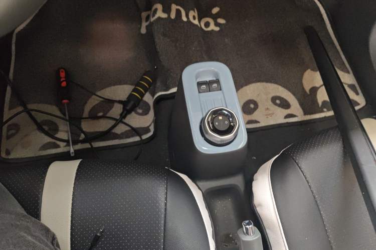 Used Geely Galaxy Panda 2024 Panda Mini 200km Endurance Bear
