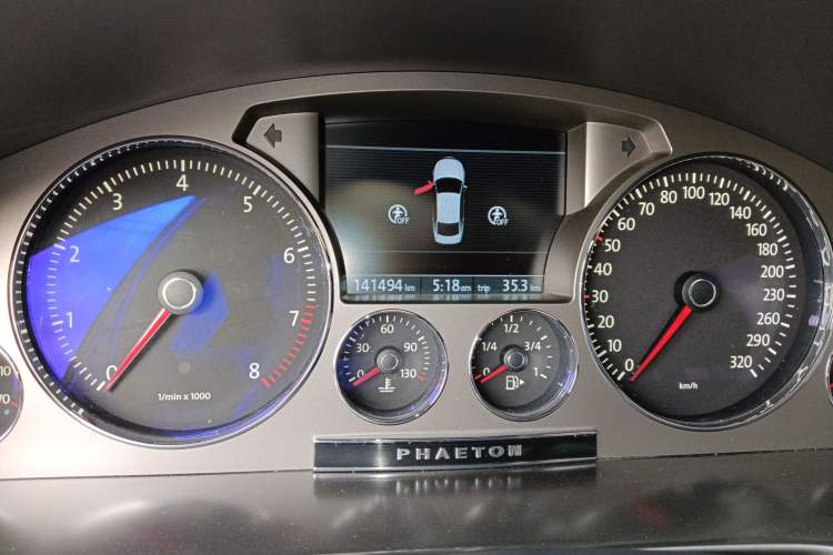 Used Volkswagen Phaeton 2012 4.2L Luxury Custom Edition Instrument Cluster