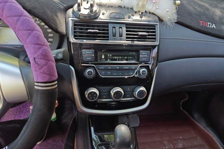 Used Nissan Tiida 2019 1.6L CVT Cool Edition China VI Standard Audio And AC Panel