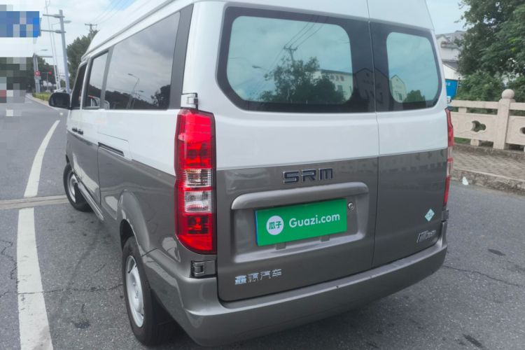 Used Jinbei New Hiace X30L CNG 2025 120L Champion Edition Bus with Central Air Conditioning 6/7 Seats