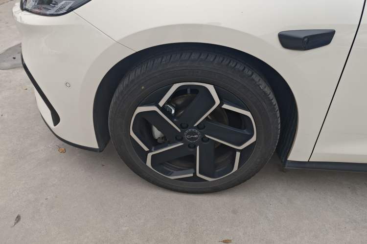 Used BYD Seal 06 New Energy 2025 DM-i Intelligent Drive 120KM Flagship Model Exterior 4