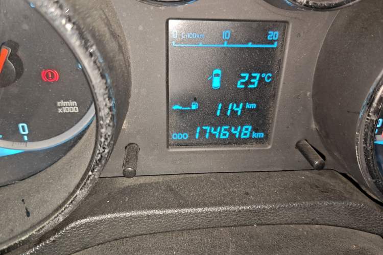 Used CHANGAN CS35 2015 1.6L Manual Luxury Model China IV Standard