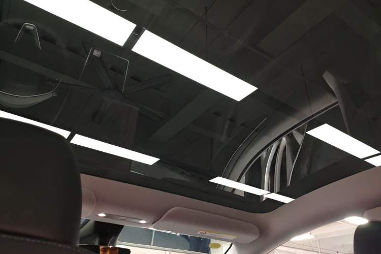 Used Tesla Model Y 2025 Rear-Wheel-Drive Version
