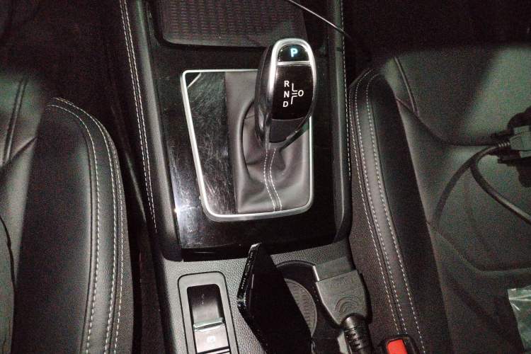 Used BYD Song 2021 Classic Edition 1.5T Automatic Elite Model Gear Lever