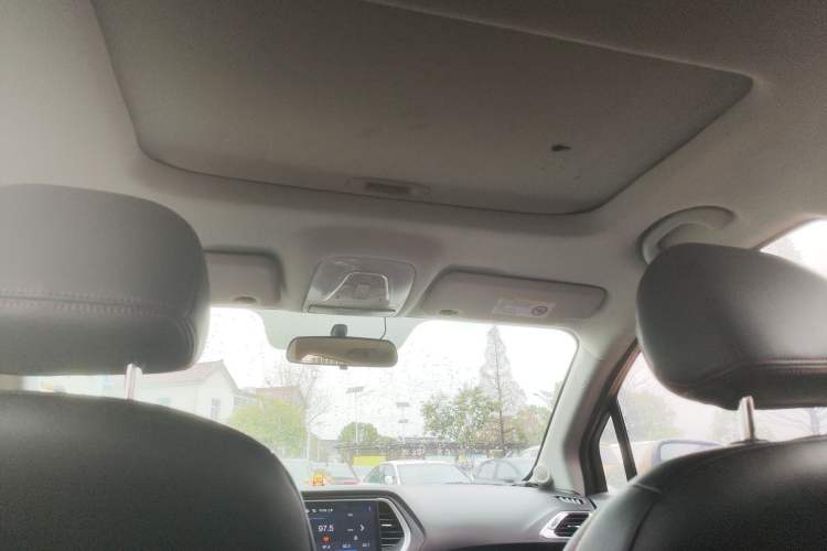 Used GAC Trumpchi GS4 2015 200T G-DCT Elite Edition Headliner