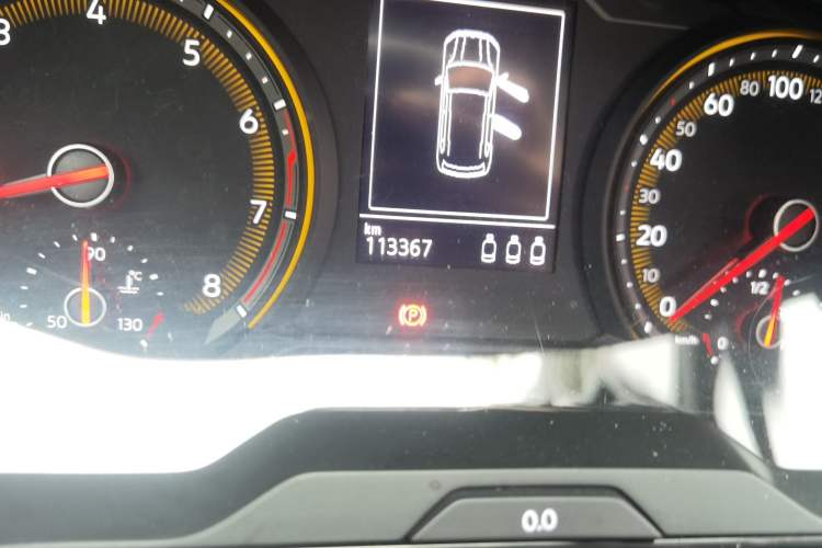 Used Volkswagen Tharu 2021 280TSI Two-Wheel-Drive Luxury Plus Edition Odometer Close Up