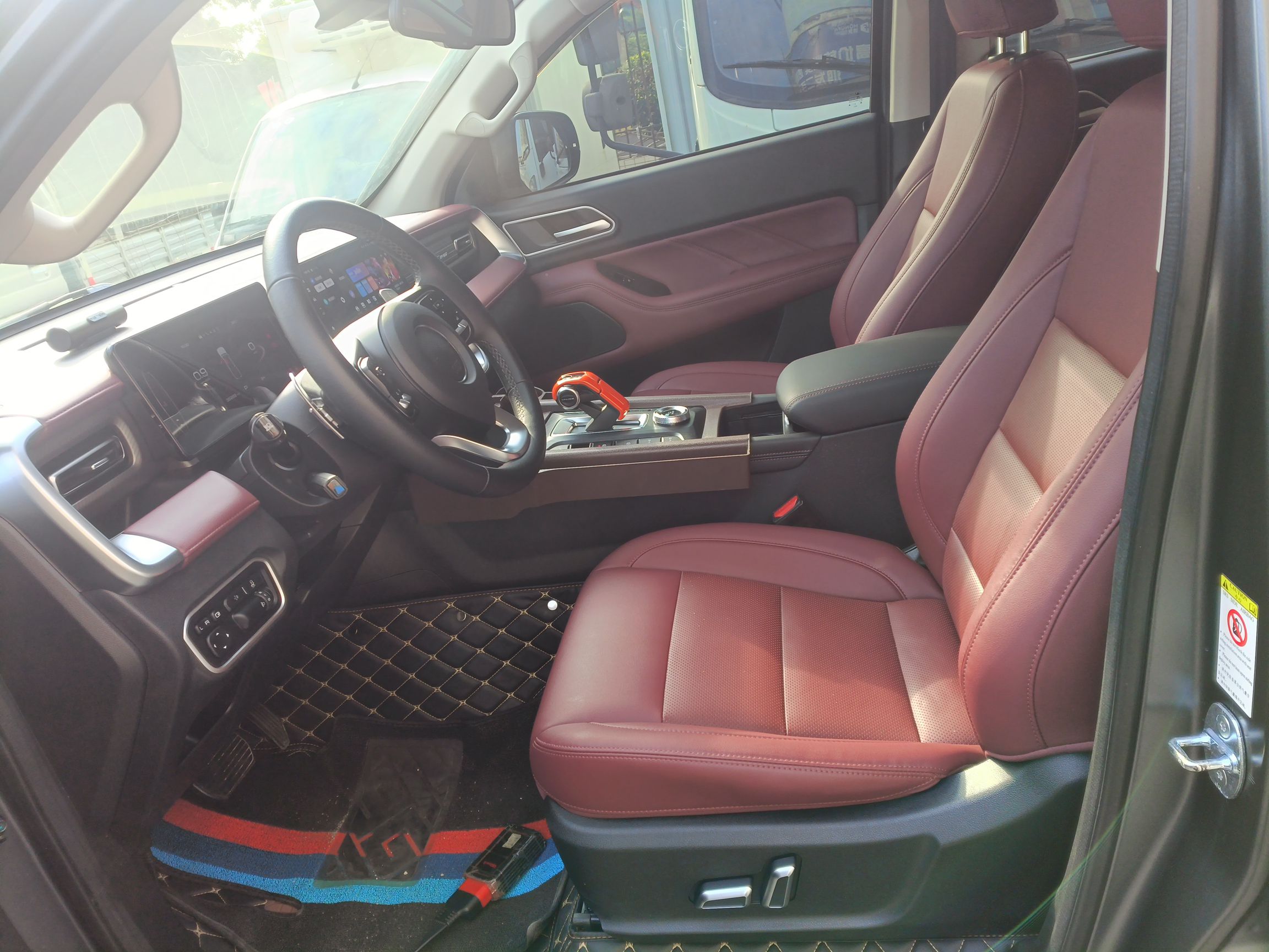 المقاعد الأمامية داخل السيارة