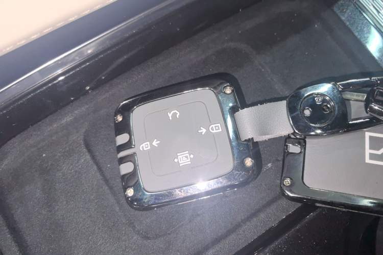 Used Zeekr 009 2024 7-Seater Walk-Through Version Four-Wheel Drive 108 kWh