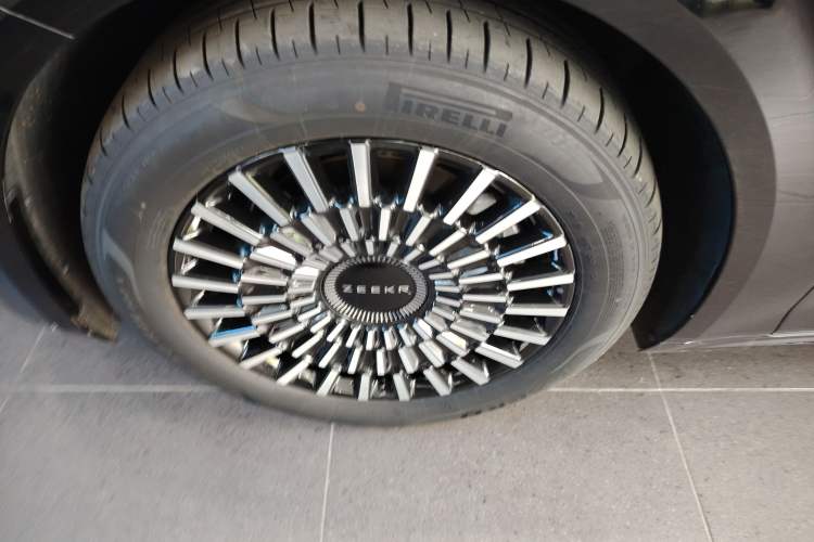 Used Zeekr 009 2024 Six-Seat Executive Version 4WD 108 kWh Exterior 4