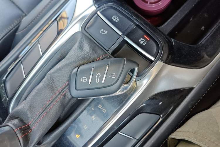 Used MG HS 2018 20T Automatic Two-Wheel Drive Hormone Dynamic Edition China V Standard Vehicle Key