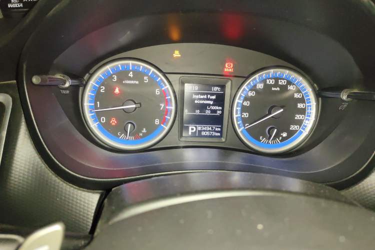 Used Suzuki S-Cross 2014 1.6L CVT Two-Wheel Drive Elite Version Odometer Close Up