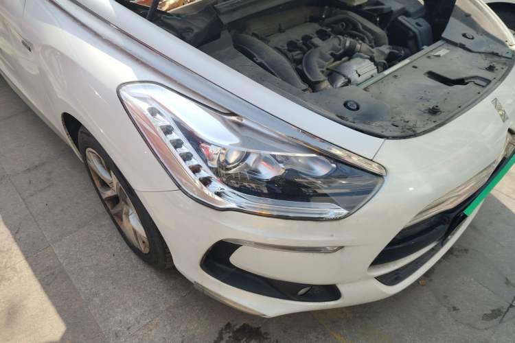 Used DS 5 2013 1.6T Luxury Edition THP160
