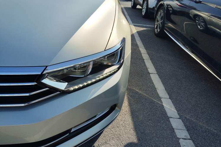 Used Volkswagen Magotan 2018 Facelift 330TSI DSG Luxury Model Left Front Headlight