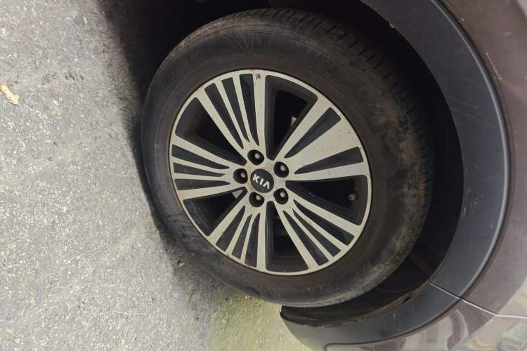 Used Kia Sportage R 2015 2.0L Automatic Two-Wheel Drive DLX Model
