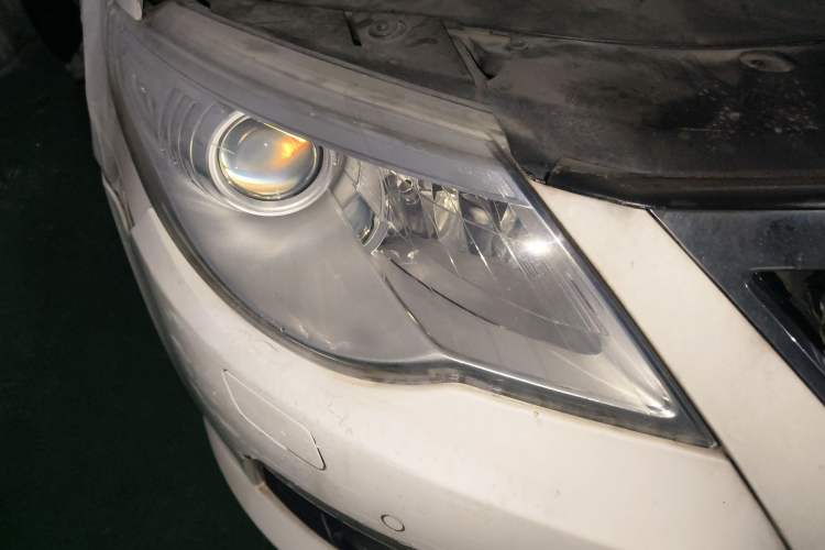 Used Volkswagen FAW-Volkswagen CC 2011 2.0 TSI Luxury Edition Right Front Headlight