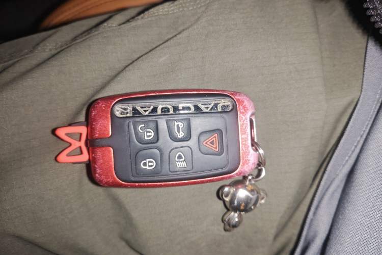 Used Jaguar XJ 2014 XJL 3.0 SC Two-Wheel-Drive Panoramic Business Edition
