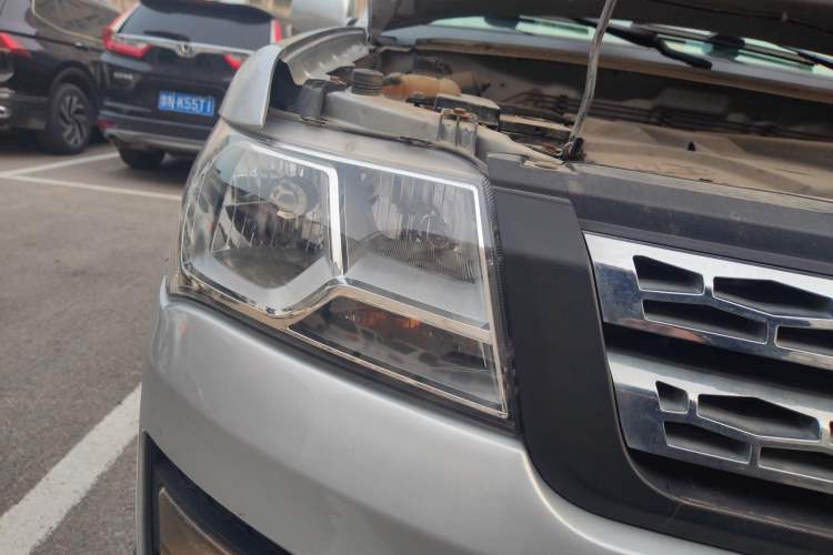 Used CHANGAN KAICHENG Shenqi F30 2016 1.5L Comfort Plus Long Wheelbase DAM15L Right Front Headlight