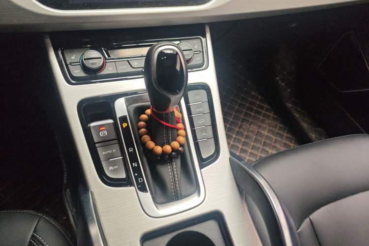 Used Geely Auto Emgrand X7 Sport 2018 1.8TD Automatic Two-Wheel Drive Smart 4G Connected Version
