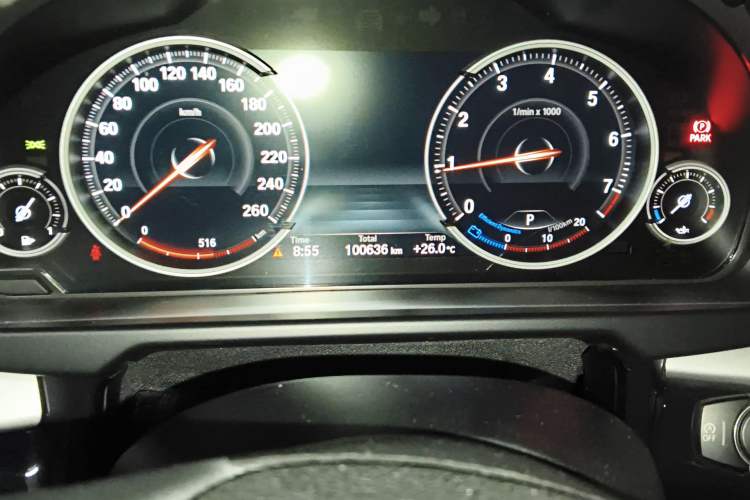 Used BMW X5 2016 xDrive35i parallel import Odometer Close Up