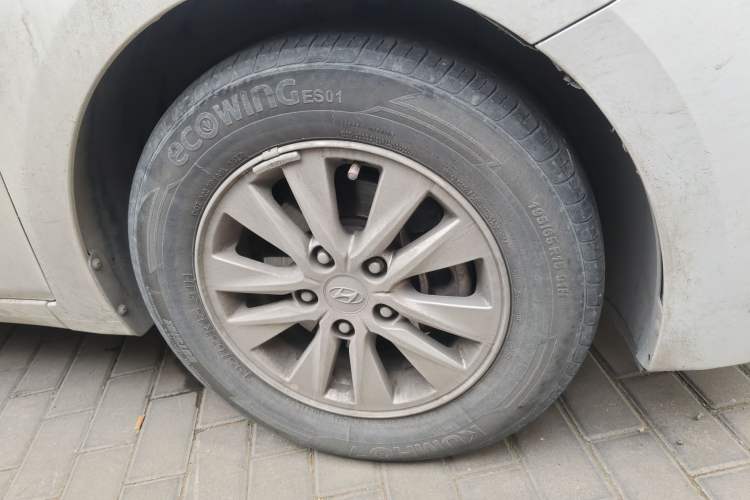 Used Hyundai Celesta 2020 1.6L Automatic GL Enjoyable Edition Right Front Wheel Hub