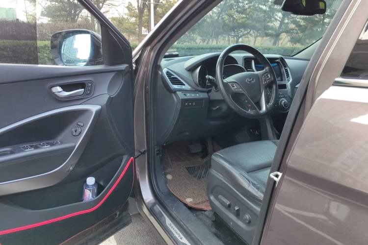 Used Hyundai Santa Fe 2015 2.0T Automatic 4x4 Top-Grade 7-Seater