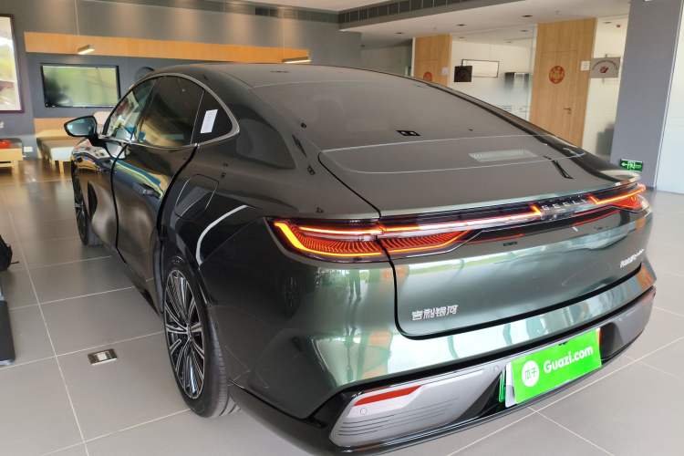 Used Geely Galaxy 8 2025 130km EM-P Starship Edition Rear Left 45 Deg