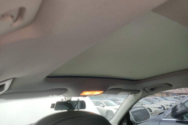 Used Audi Q5 2015 40 TFSI Comfort Model Headliner