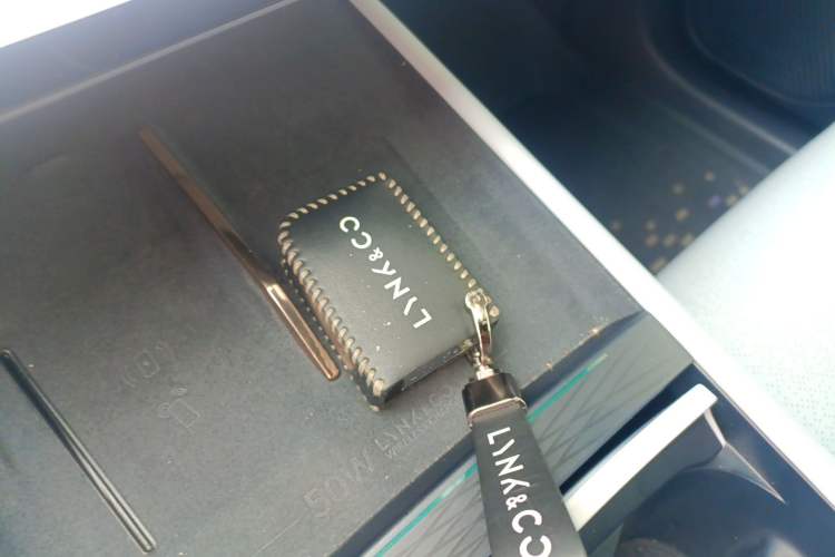 Used Lynk & Co Z10 2025 95 kWh 702 km All-Wheel Drive Intelligent Driving Ultra Vehicle Key