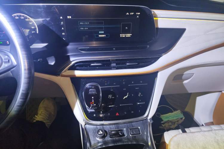 Used Buick GL8 2021 ES Landtrek 653T Comfort Edition
