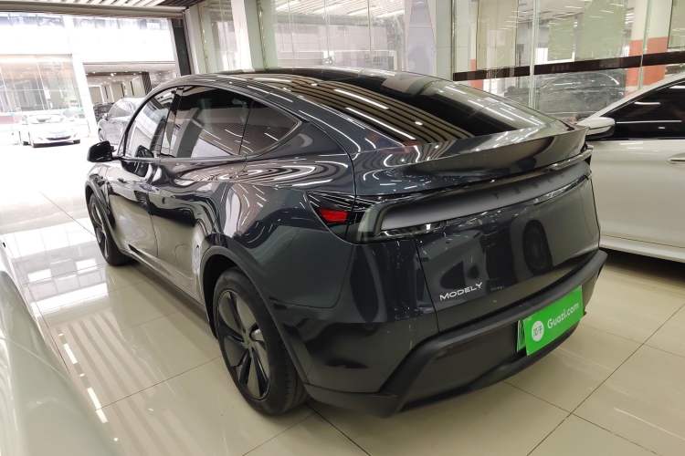 Used Tesla Model Y 2025 Rear-Wheel-Drive Version
