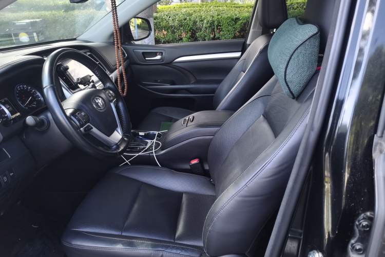 Used Toyota Highlander 2018 2.0T Four-Wheel Drive Prestige Version 7 Seats China VI Standard
