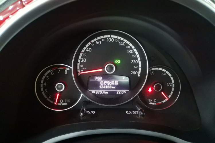 Used Volkswagen Beetle 2015 180TSI model
