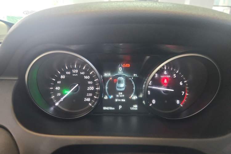 Used Land Rover Discovery Sport 2019 240 PS PURE Edition China VI Standard
