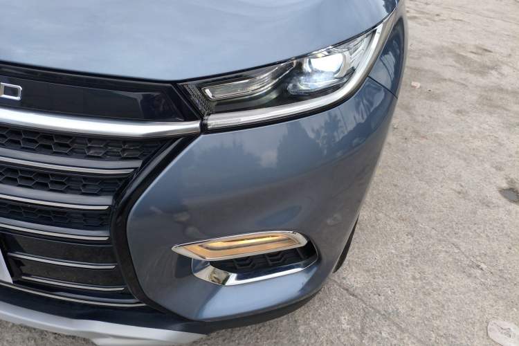 Used EXEED Lingyun 2019 1.6T Two-Wheel-Drive Platinum Edition Left Front Headlight