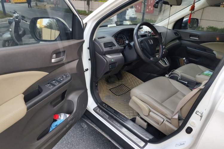 Used Honda CR-V 2012 2.0L two-wheel drive urban version
