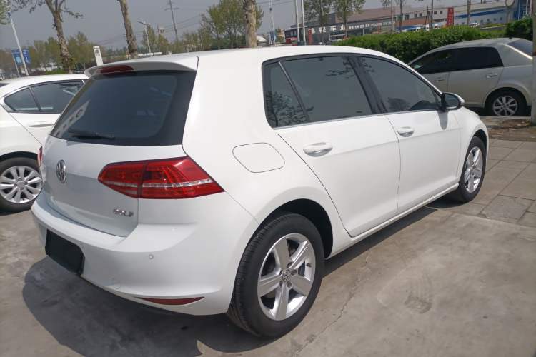 Used Volkswagen Golf 2015 1.6L Automatic Comfort Model Rear Right 45 Deg