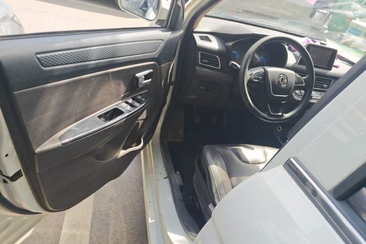 Used Dongfeng Fengon 330 2019 1.5L 330S Manual Comfort Version China VI Standard Driver Seat