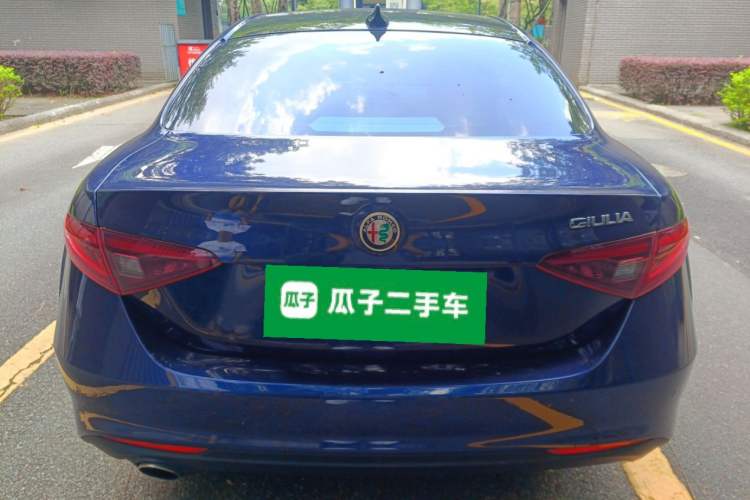 Used Alfa Romeo Giulia 2017 2.0T 200HP Luxury Edition
