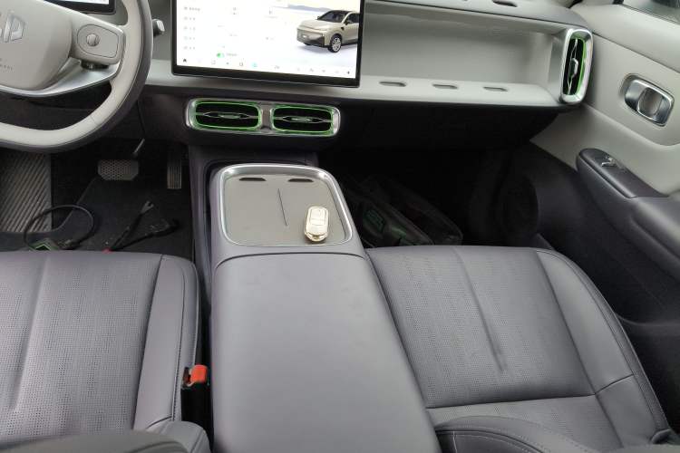 Used Leapmotor B10 2025 510 Joyful Edition Gear Lever