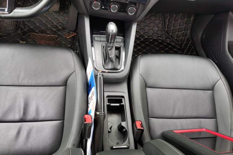 Used Volkswagen Sagitar 2015 1.6L Automatic Comfort Model