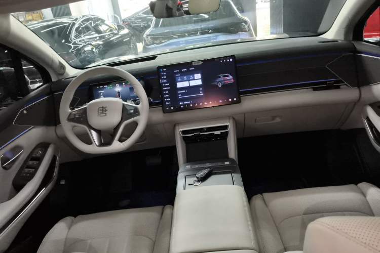 Used BYD Tang L 2025 EV 670KM LiDAR Flagship Version
