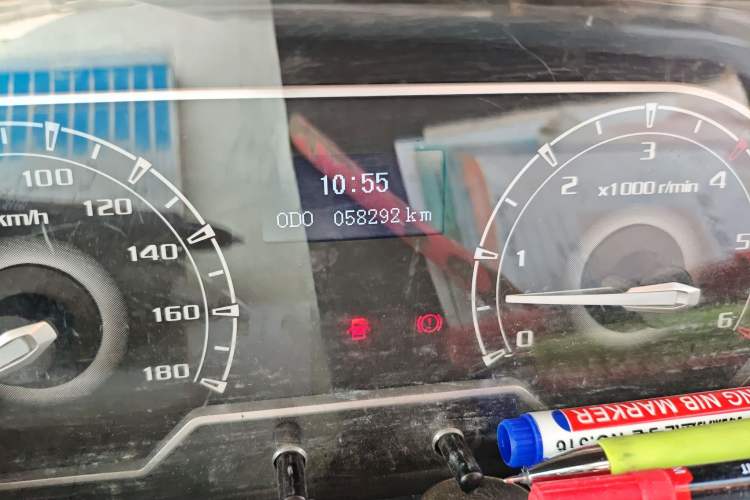 Used SAIC MAXUS Xintu V80 2021 2.0T Manual Classic Aoyuntong Short Wheelbase Ultra-Low Roof 7/8/9-Seater