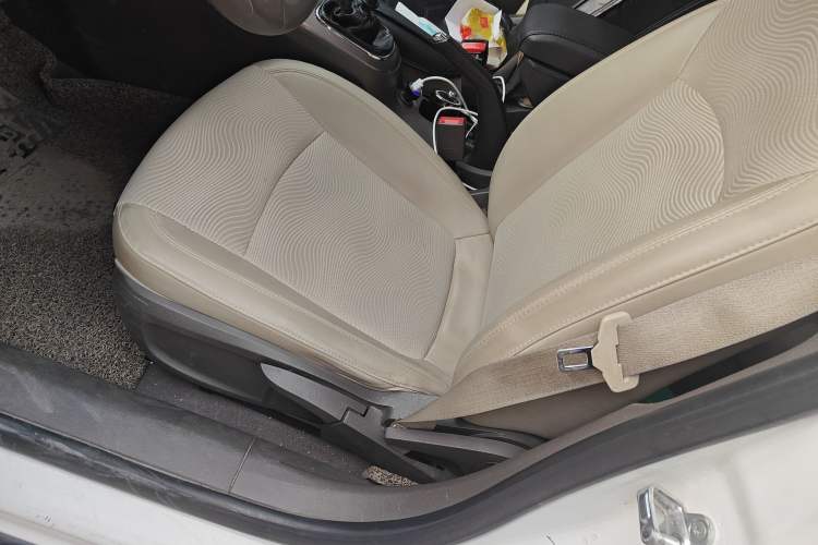 Used Chevrolet Cruze 2015 1.5L Classic SE MT
