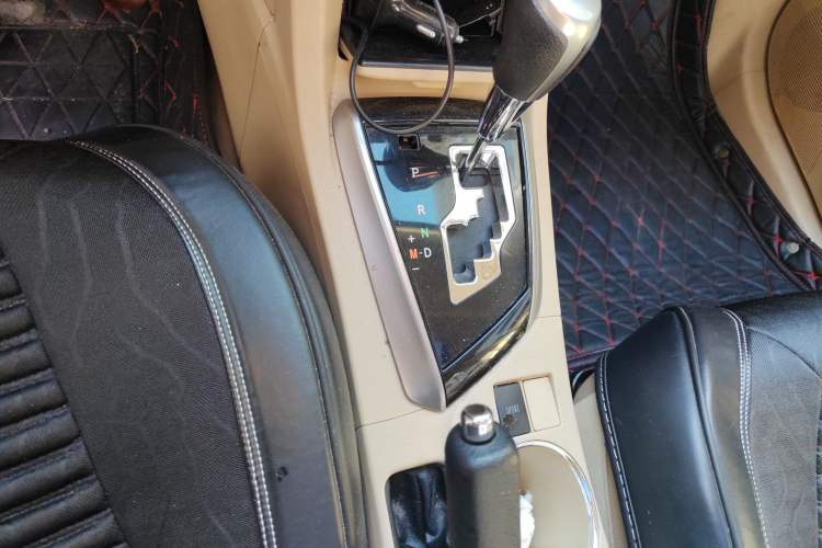 Used Toyota Corolla 2014 1.6L CVT GL-i Gear Lever