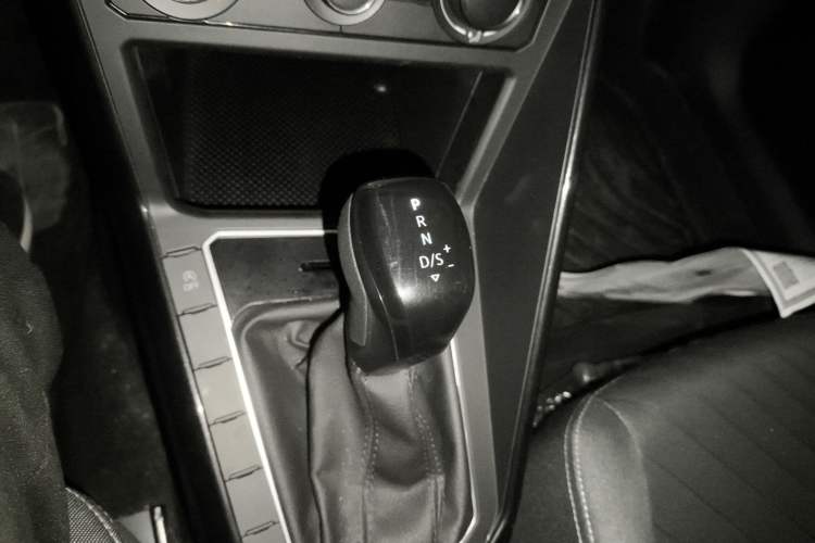 Used Volkswagen Lavida 2023 New Rui 1.5L Automatic New Yi Edition Gear Lever