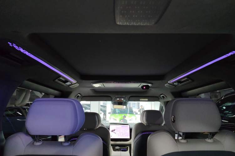 Used Zeekr 009 2024 7-Seater Aisle Version 108 kWh Headliner