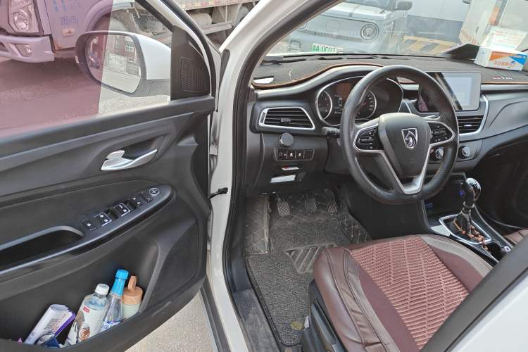 Used Baojun 730 2019 1.5T Manual Fashion Model 7-seater China VI