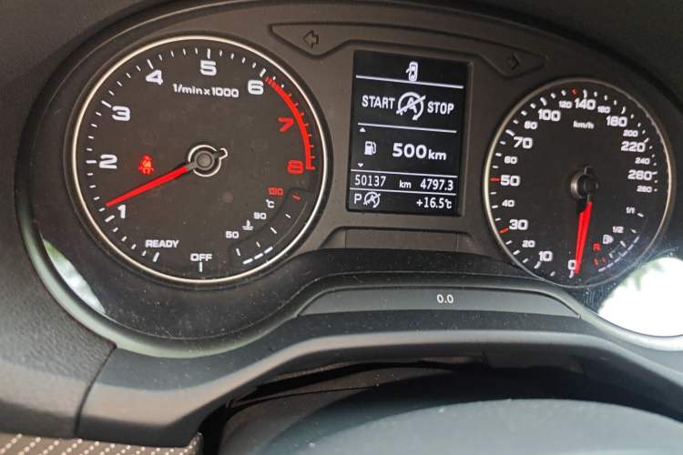 Used Audi Q2L 2020 35 TFSI Fashion Dynamic Model Odometer Close Up