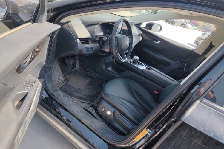 Used Hongqi E-QM5 2021 Charging Version Flagship Edition Driver Seat